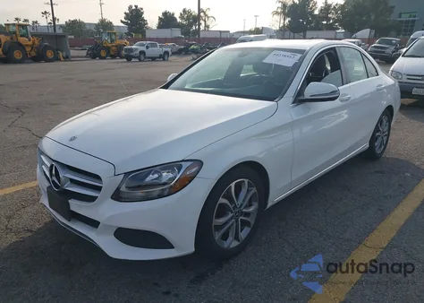 2018 Mercedes-Benz C 300 из США, поврежденный, VIN 55SWF4JB8JU240219